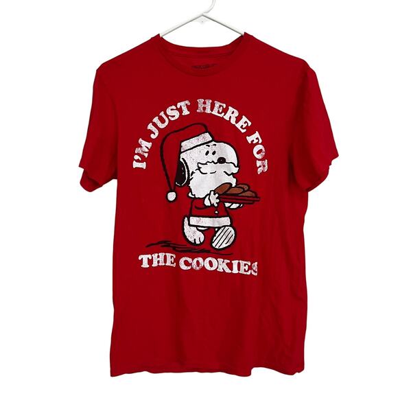 Peanuts Unisex Red Holiday Christmas Snoopy TShirt Size  Medium Charlie Brown - Picture 1 of 5